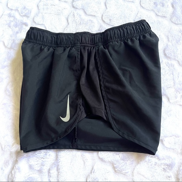 Nike Shorts - Picture 2 of 3